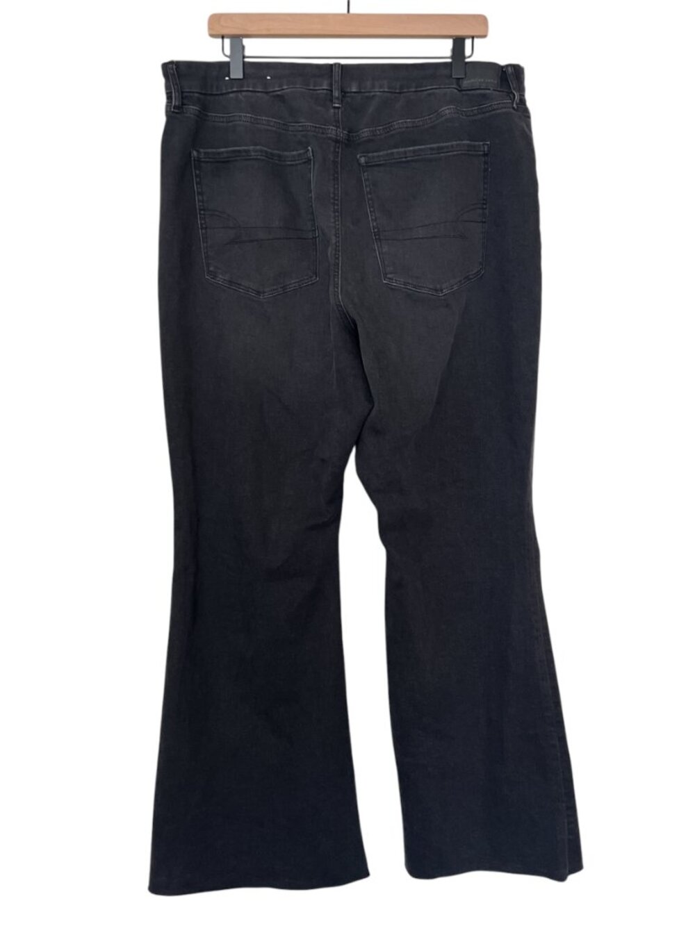 NWT American Eagle Charcoal Wash Curvy Super High Rise Flare Jeans - Picture 3 of 7